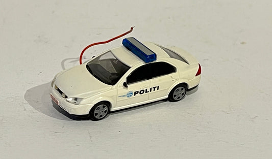 Rietze Ford Mondeo med nødlys