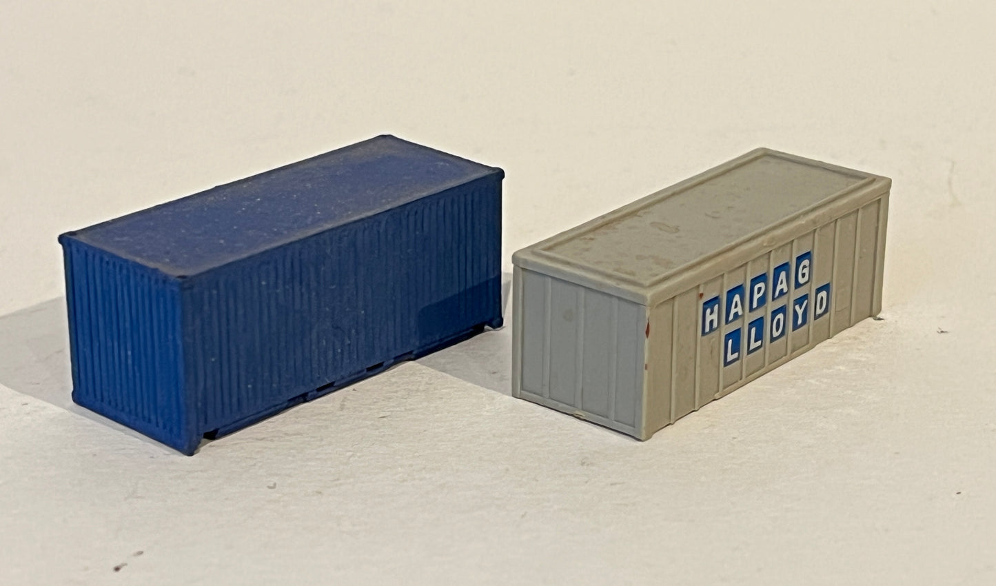 R010 Containers